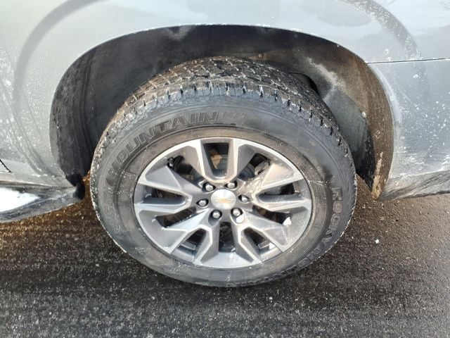 2023 Chevrolet Suburban LS