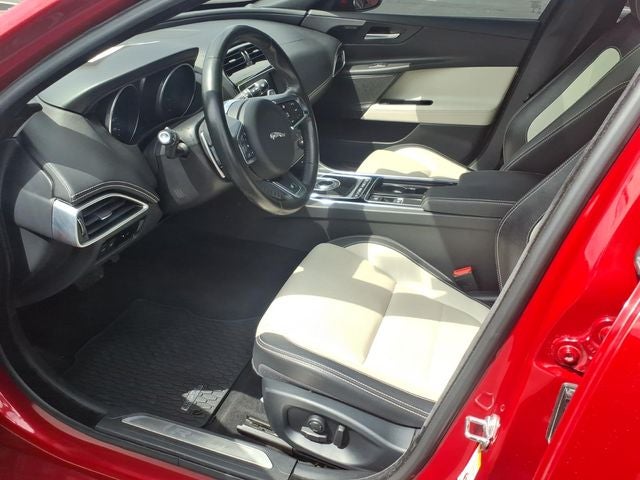 2018 Jaguar XE 35t R-Sport