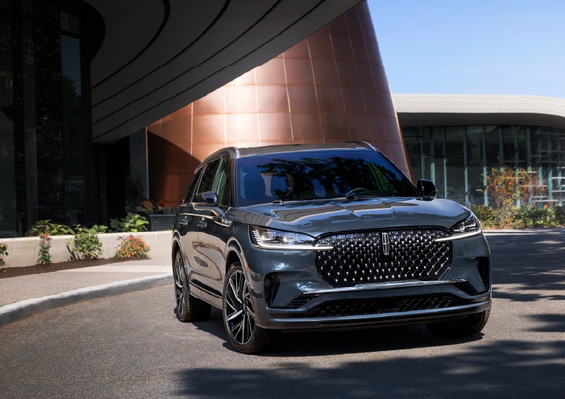 A 2026 Lincoln Black Label™ Aviator® SUV is shown with the available Special Edition Package. | Crest Lincoln in Sterling Heights MI