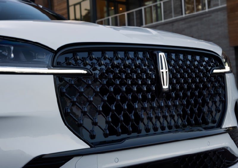 The front grille of a 2026 Lincoln Aviator® SUV is shown. | Crest Lincoln in Sterling Heights MI