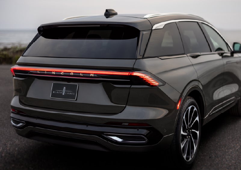 The rear of a 2026 Lincoln Black Label™ Nautilus® SUV displays full LED rear lighting. | Crest Lincoln in Sterling Heights MI