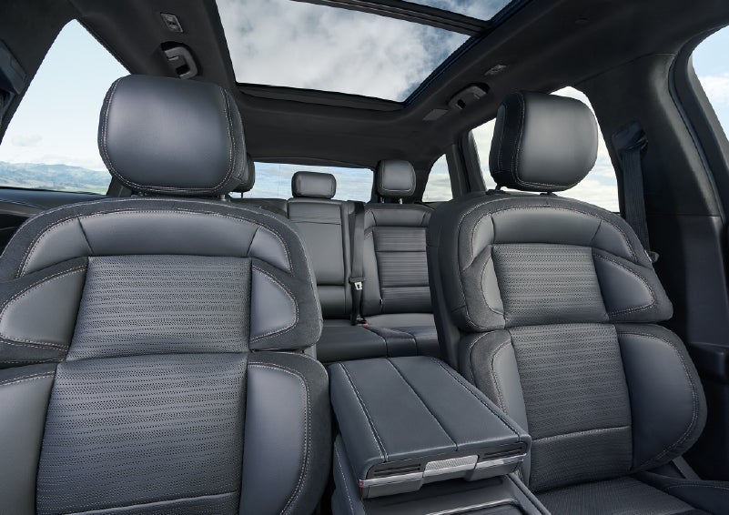 The spacious second row and available panoramic Vista Roof® is shown. | Crest Lincoln in Sterling Heights MI